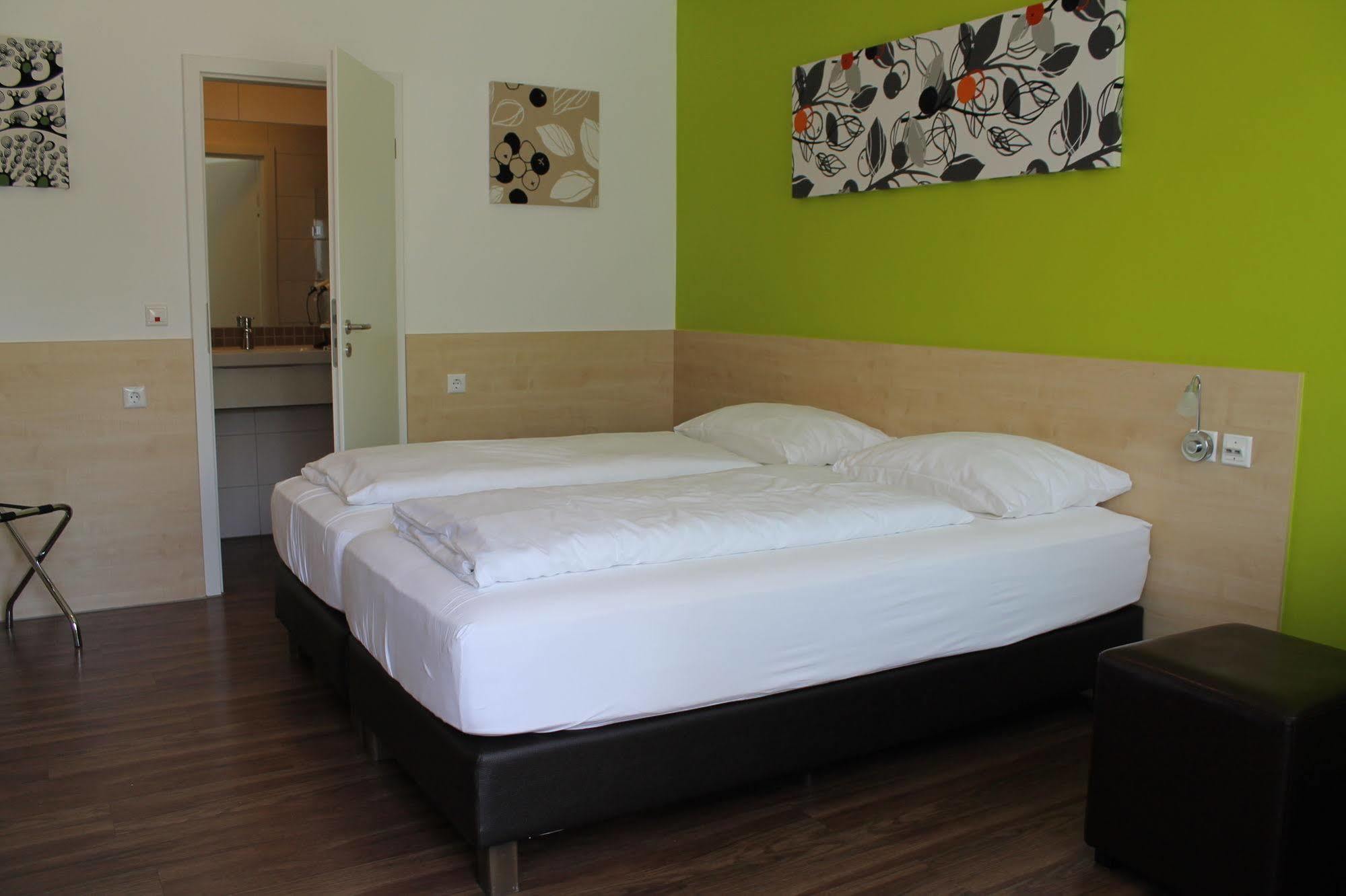 City Motel Soest Bagian luar foto