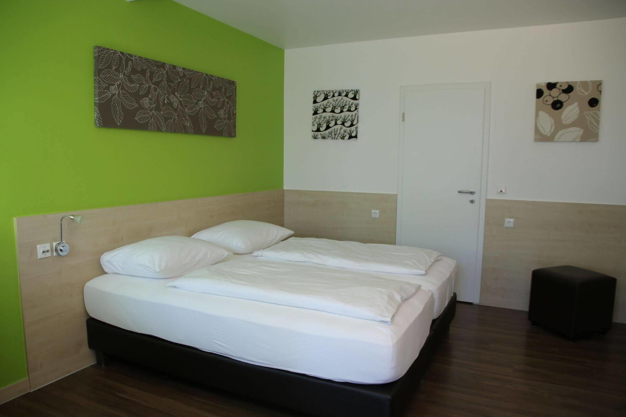 City Motel Soest Bagian luar foto
