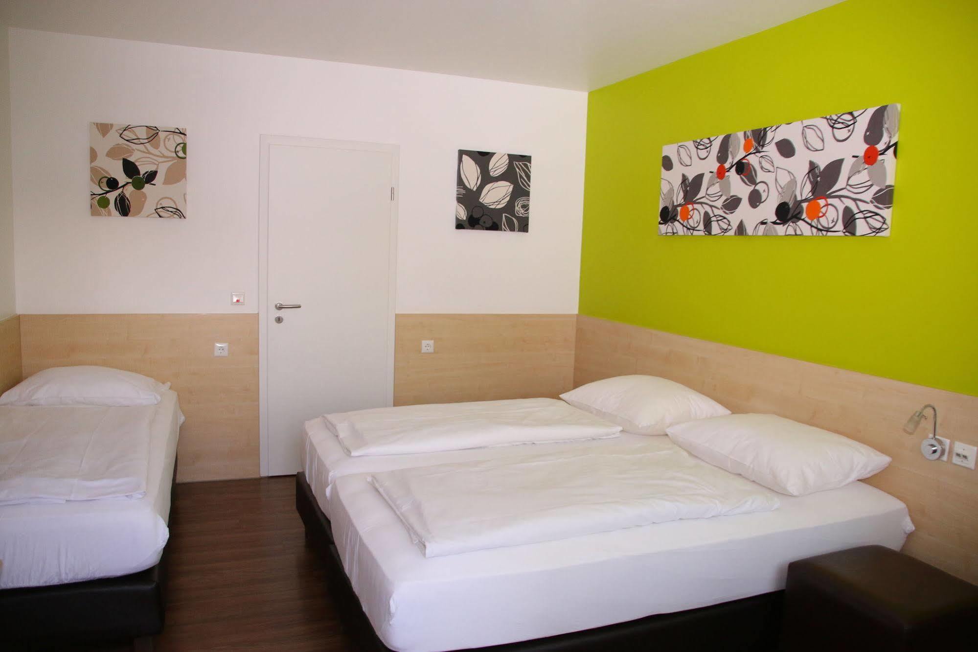 City Motel Soest Bagian luar foto